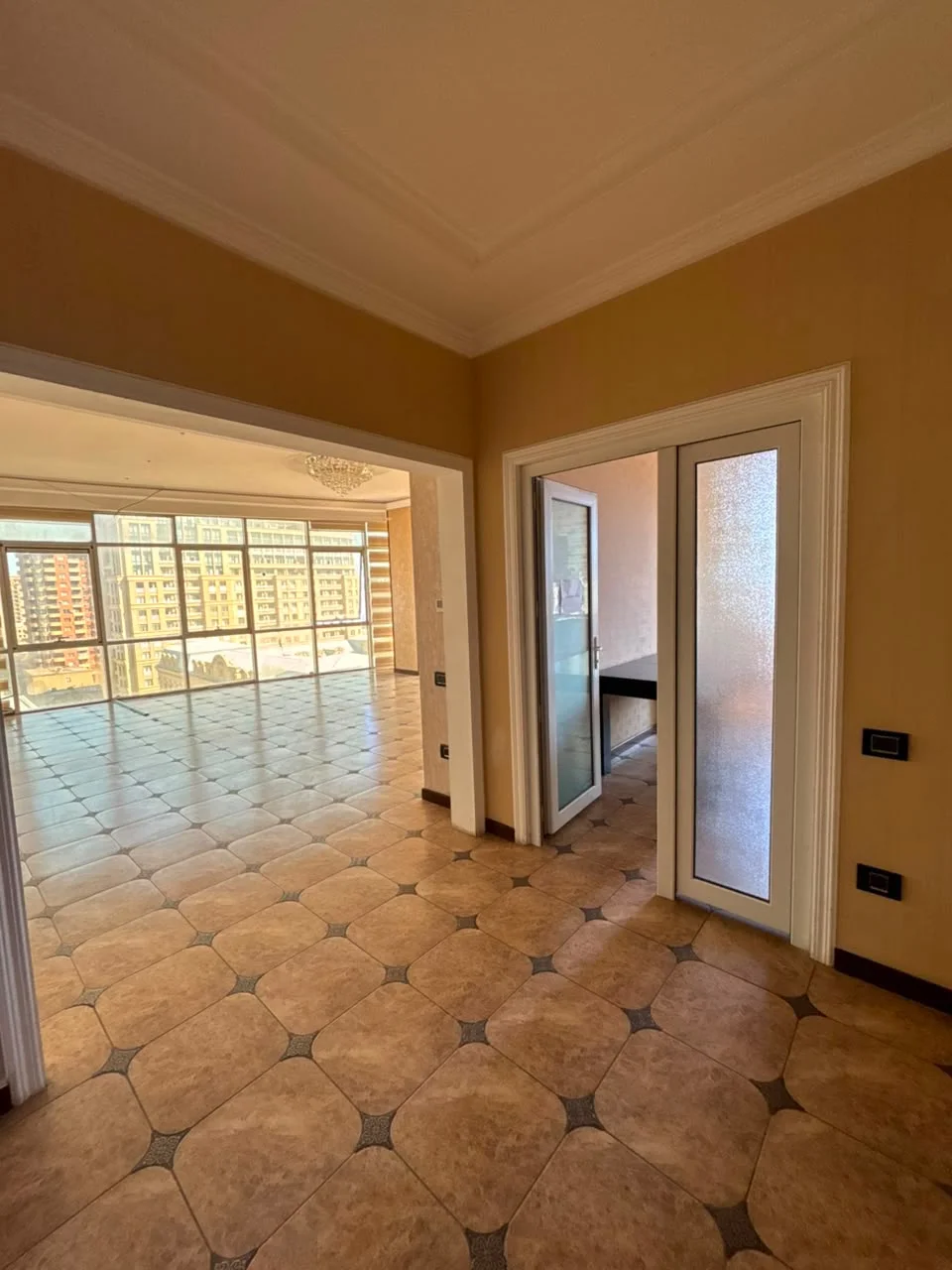 Kiralık 3 odalı Ofis 190 m² Yasamal ilçesi Nizami metro – şəkil 1