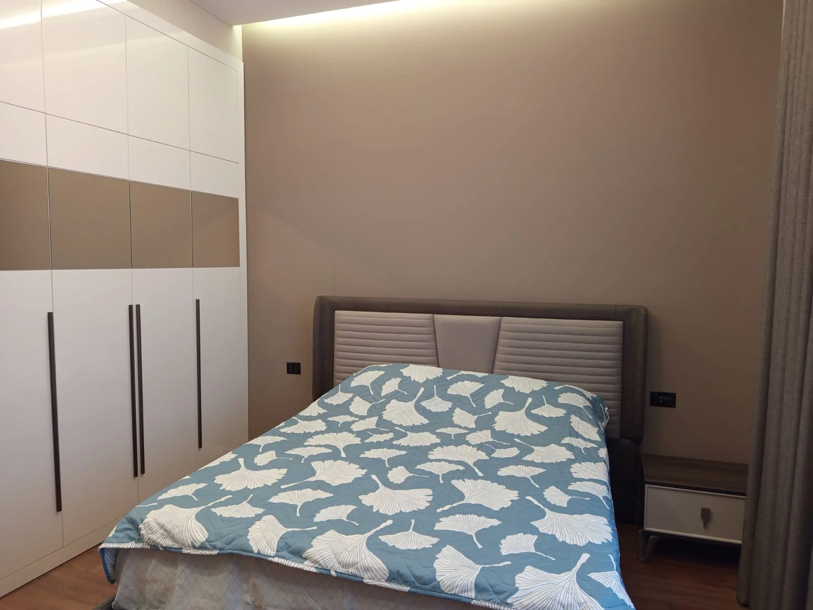Kirayə 3 otaqlı Mənzil 130 m² Xətai r.