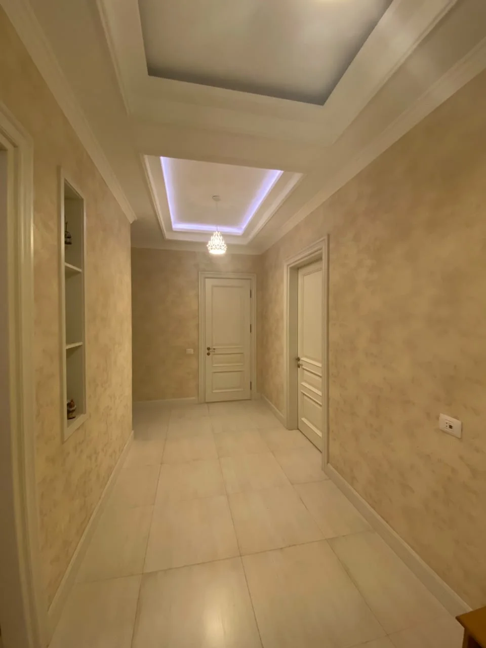 Kirayə 3 otaqlı Mənzil 120 m² Xətai r.