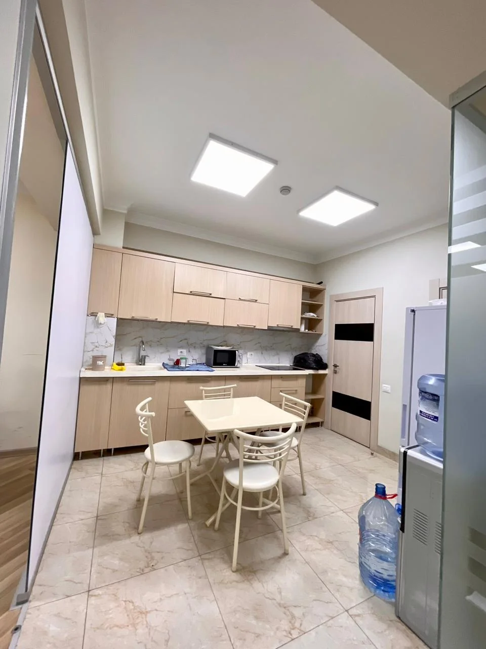 Kirayə 1 otaqlı Ofis 400 m² Yasamal r.