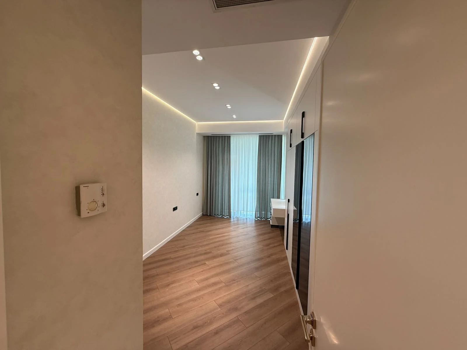 Satılır 3 otaqlı Mənzil 148 m² Yasamal r. – şəkil 3