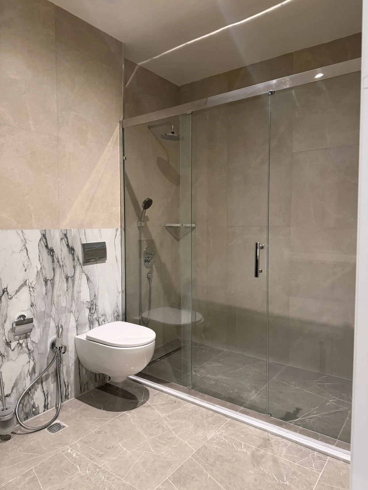 Kirayə 2 otaqlı Mənzil 97 m² Xətai r.