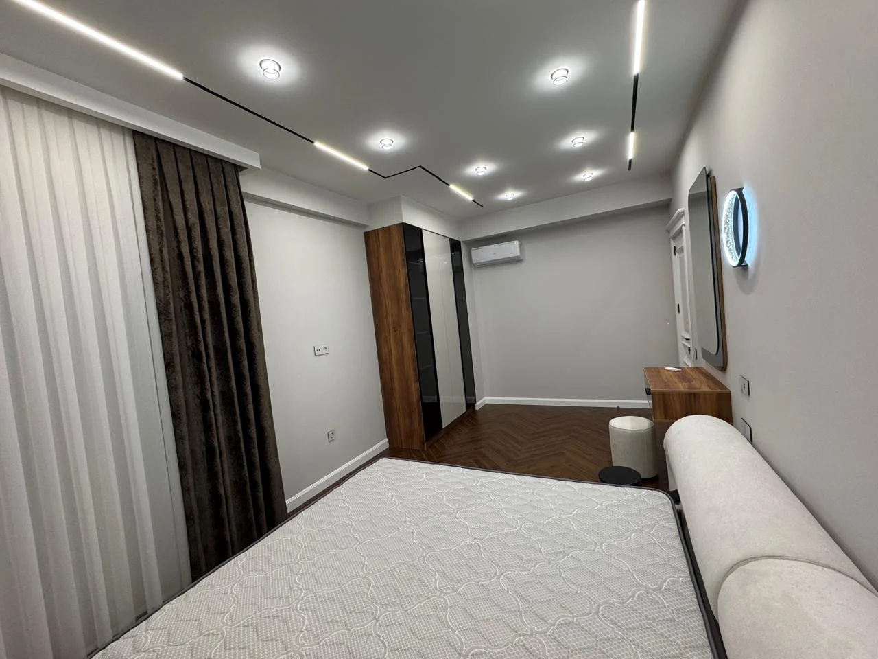 Kirayə 3 otaqlı Mənzil 110 m² Xətai r.
