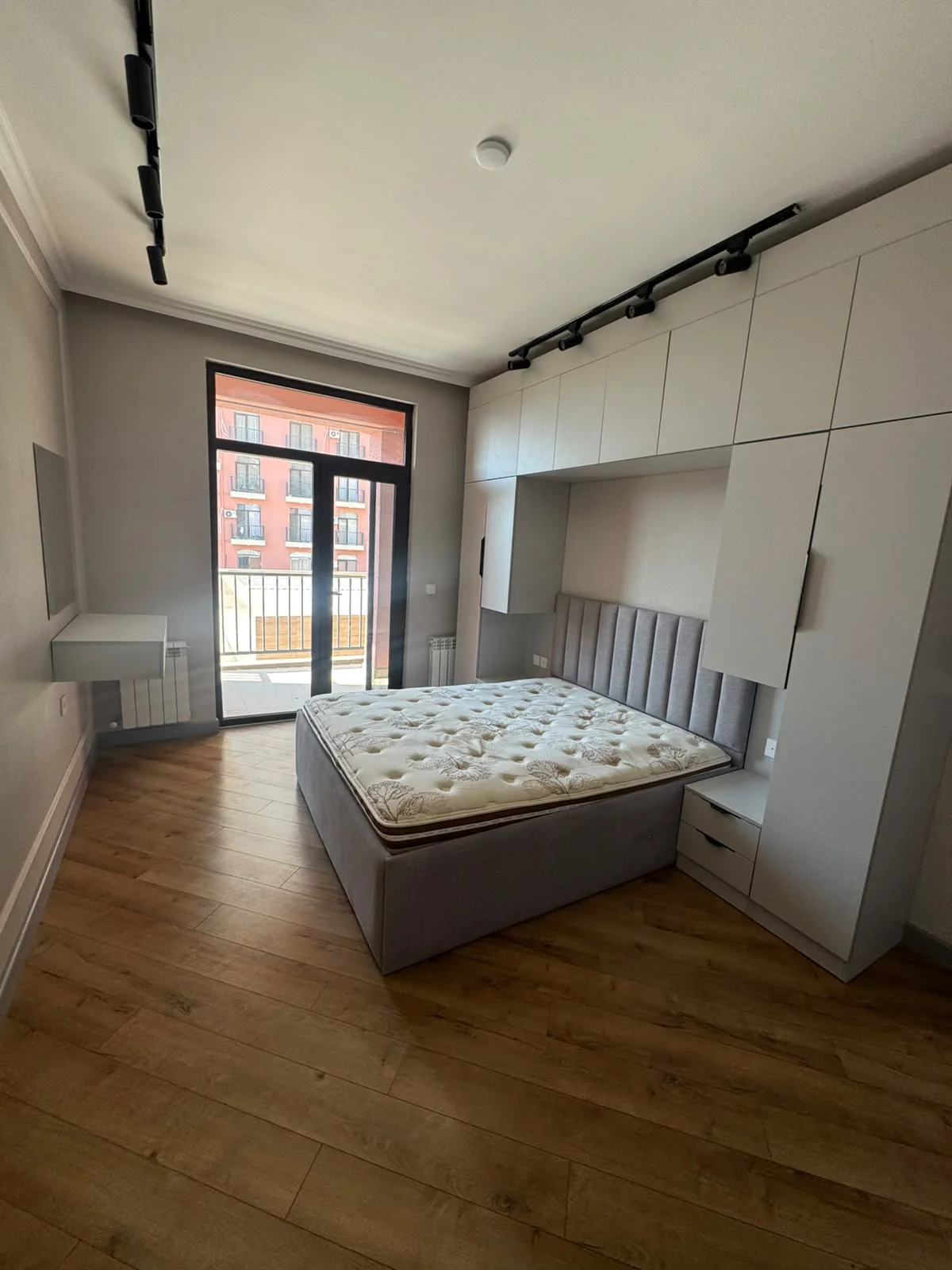 Kirayə 2 otaqlı Mənzil 85 m² Binəqədi r.
