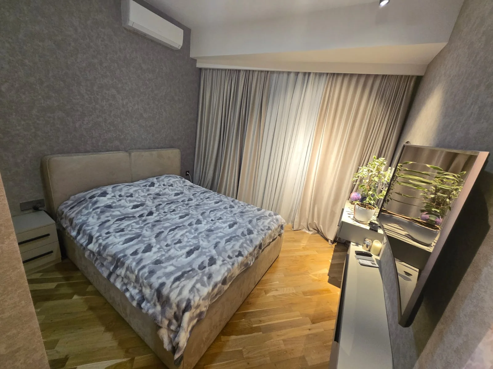 Kirayə 2 otaqlı Mənzil 80 m² Səbail r.