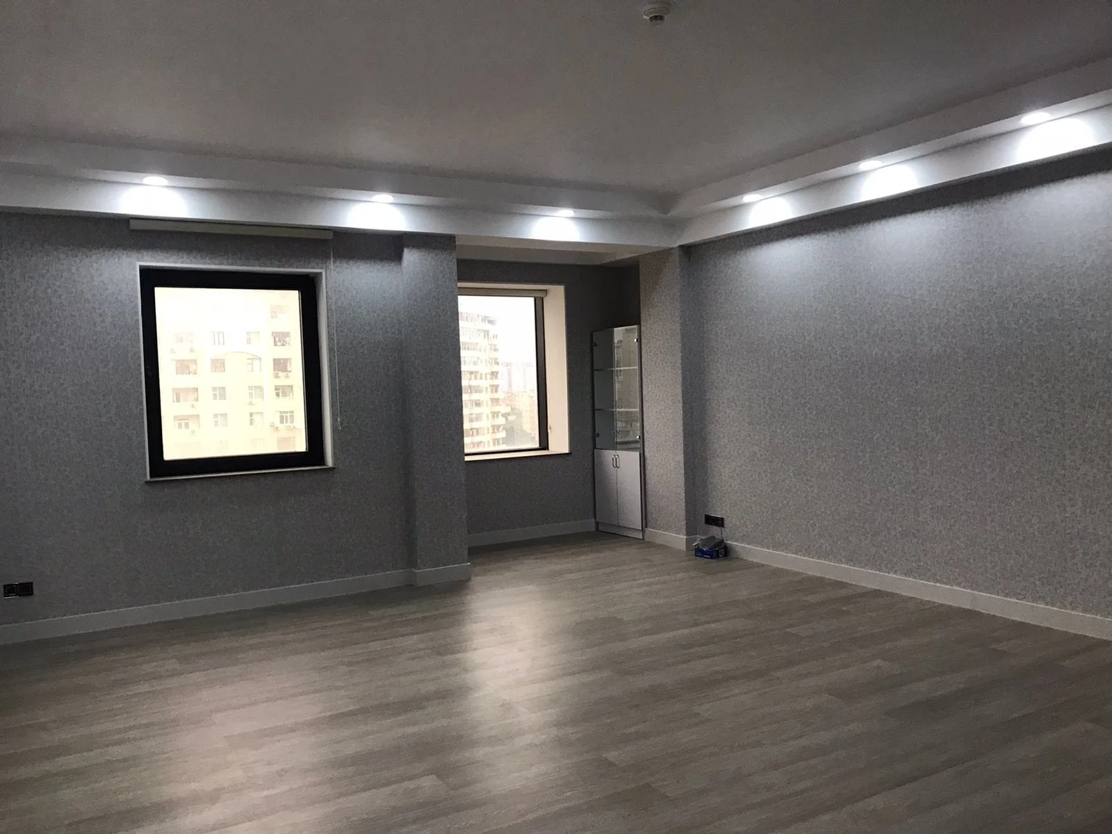 Kirayə 5 otaqlı Ofis 250 m² Nərimanov r.