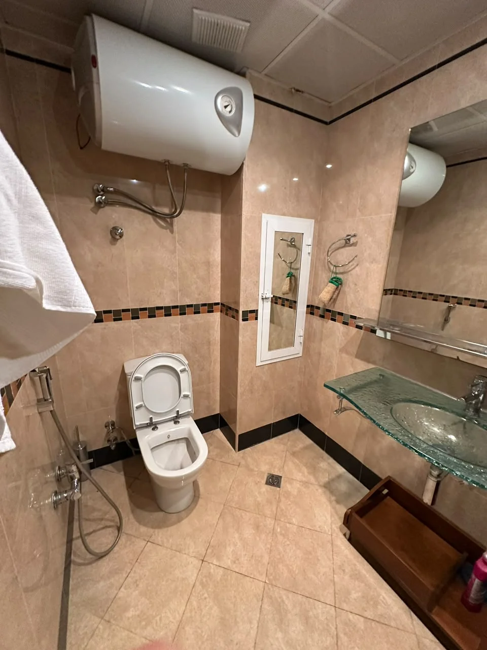 Kirayə 3 otaqlı Mənzil 130 m² Səbail r. İçərişəhər m. – şəkil 3