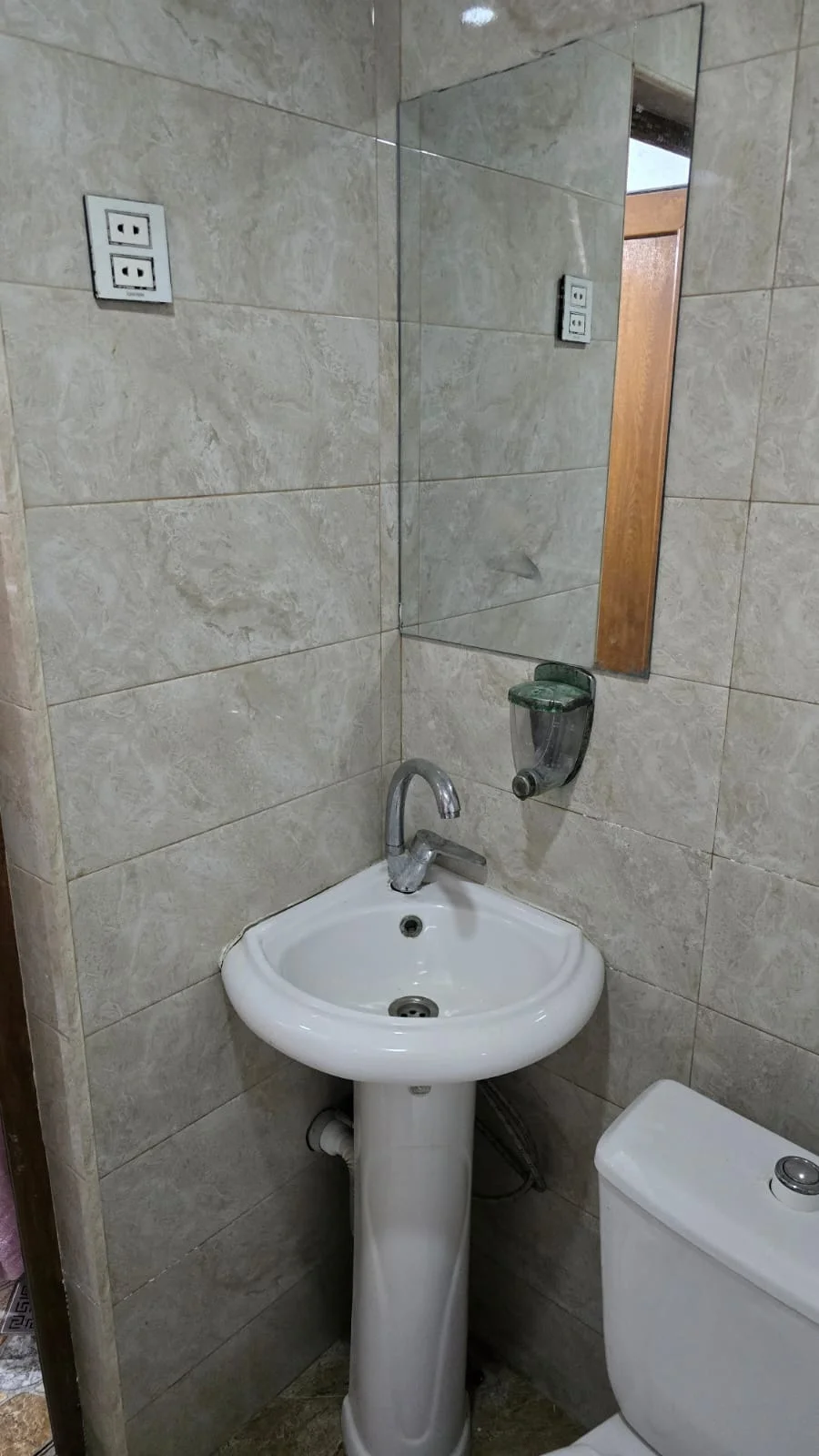 Kirayə 1 otaqlı Mənzil 40 m² Yasamal r. Elmlər Akademiyası m. – şəkil 7