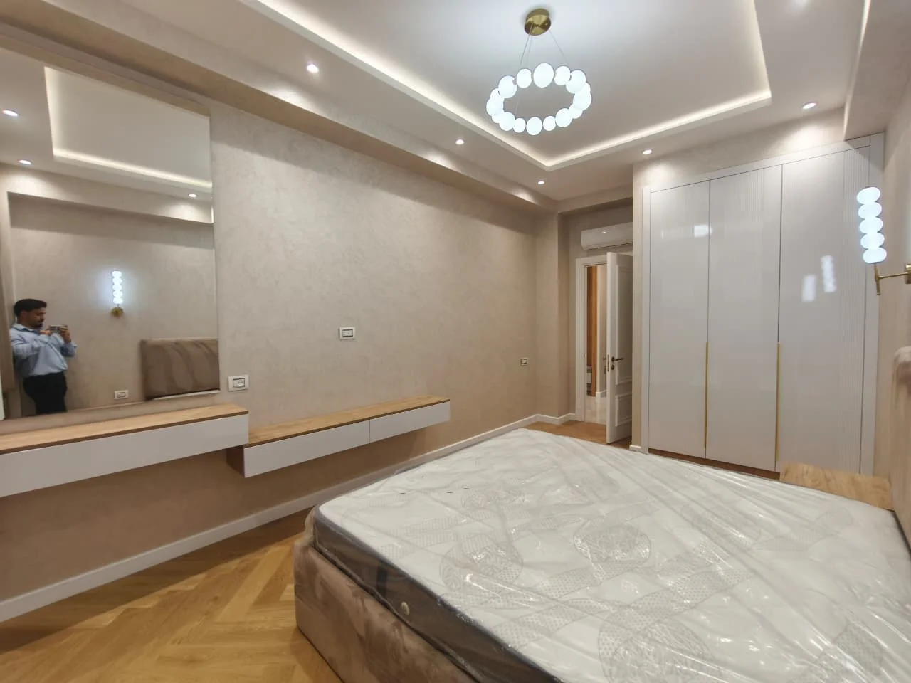 Kirayə 3 otaqlı Mənzil 140 m² Xətai r.
