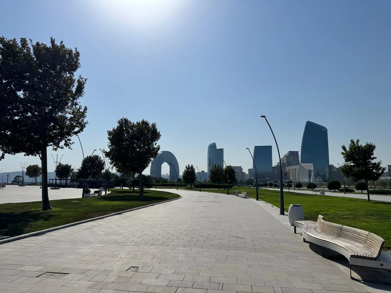 Kirayə 3 otaqlı Mənzil 110 m² Xətai r.
