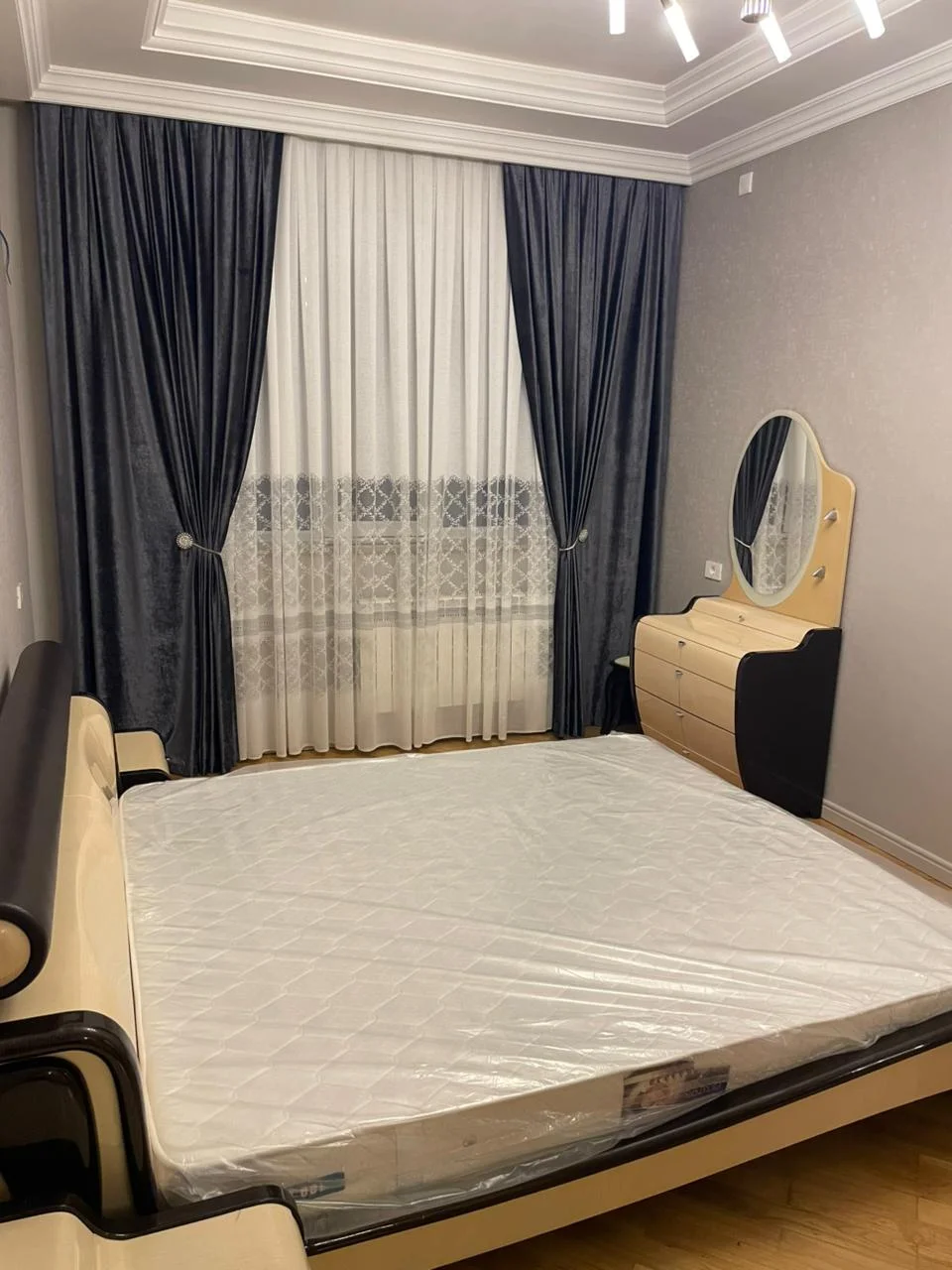 Kirayə 2 otaqlı Mənzil 91 m² Nərimanov r. – şəkil 6