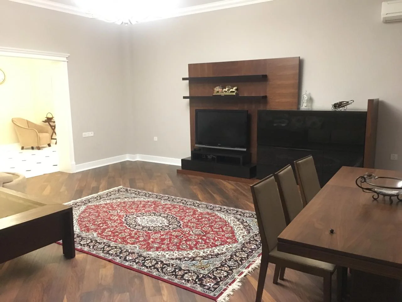 Kirayə 3 otaqlı Mənzil 165 m² Səbail r.