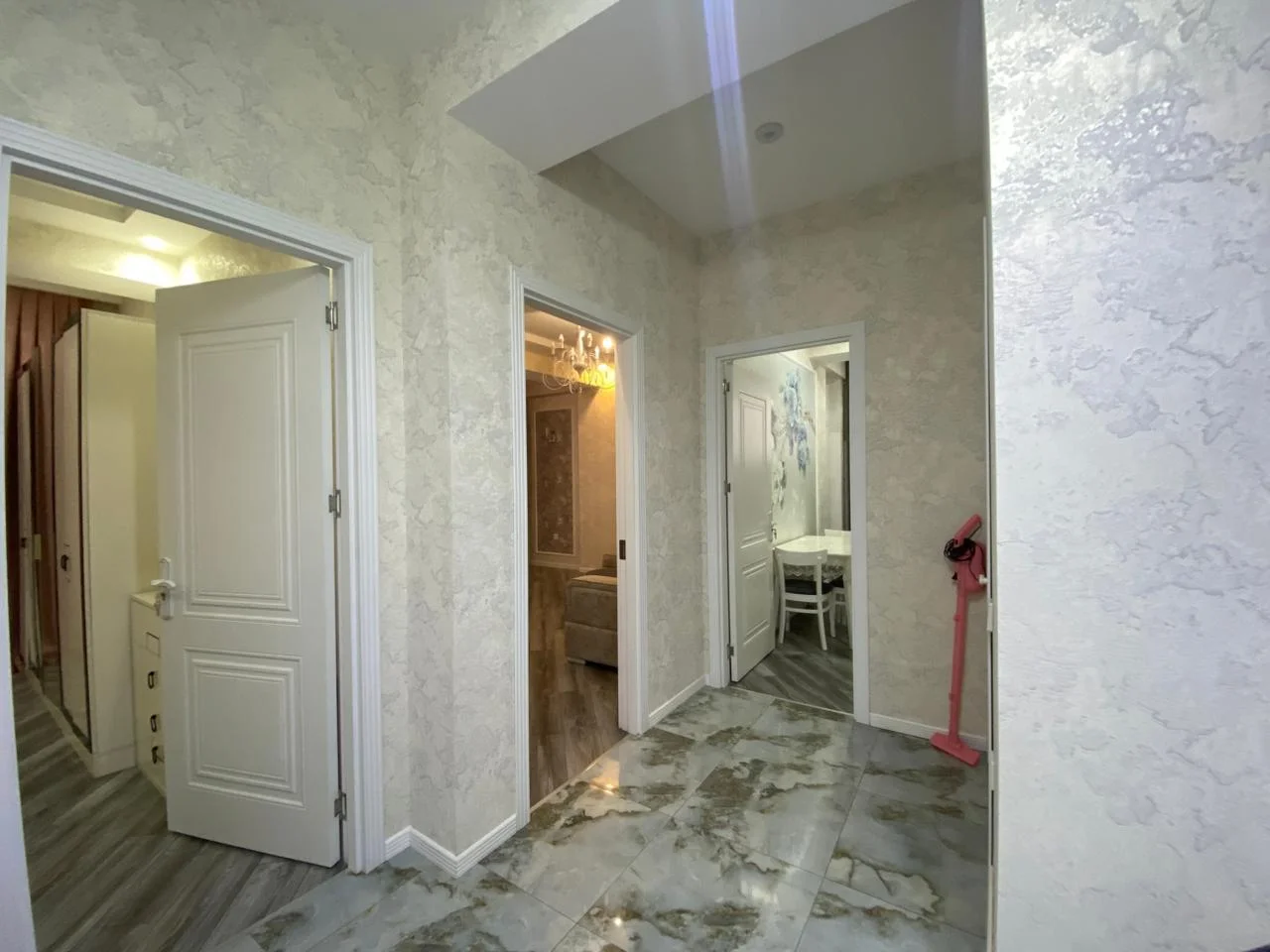 Kirayə 3 otaqlı Mənzil 77 m² Nizami r.