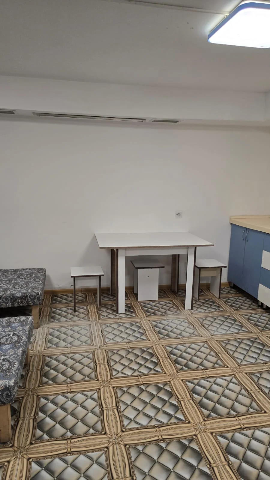 Kirayə 1 otaqlı Mənzil 40 m² Yasamal r. Elmlər Akademiyası m. – şəkil 1