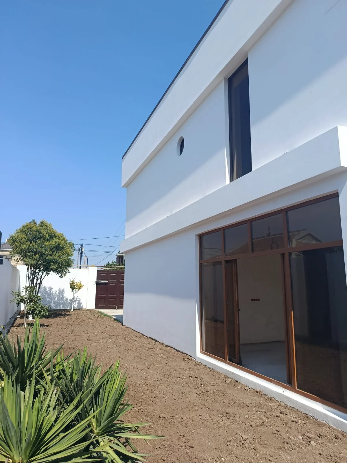 Şirvan şəhərinin mərkəzində villa