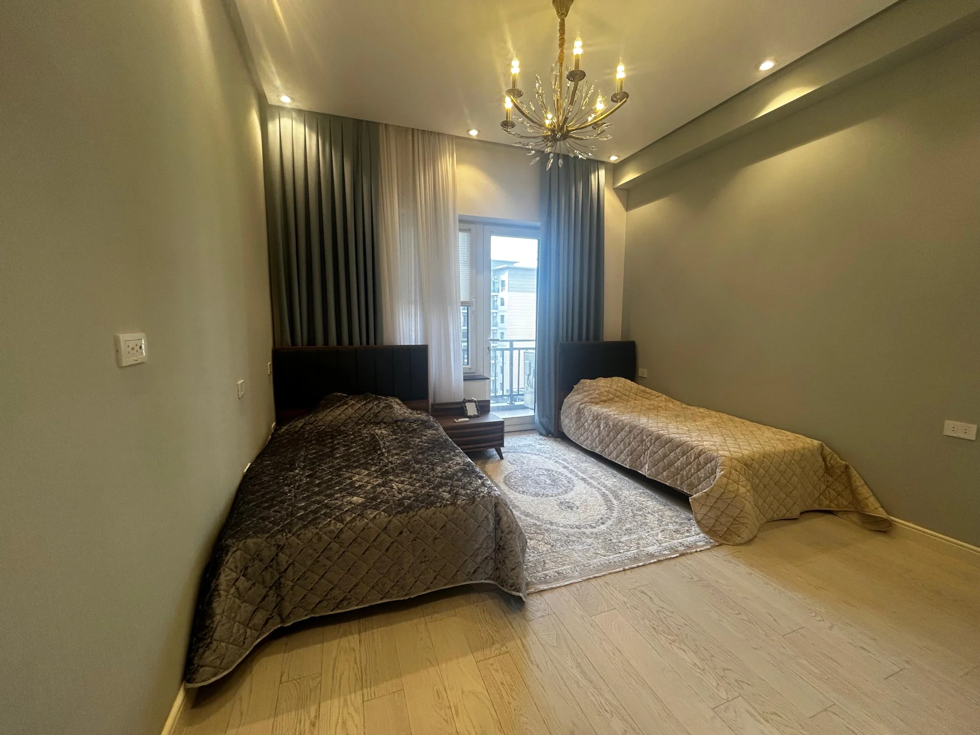 Kirayə 3 otaqlı Mənzil 110 m² Xətai r.