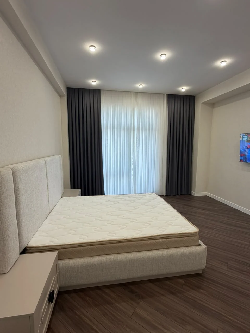Kirayə 3 otaqlı Mənzil 158 m² Xətai r.