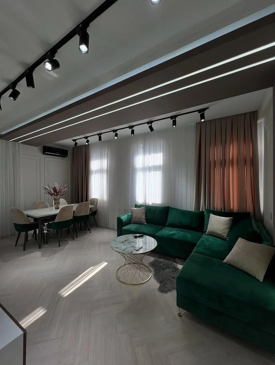 Kirayə 3 otaqlı Mənzil 125 m² Nəsimi r.
