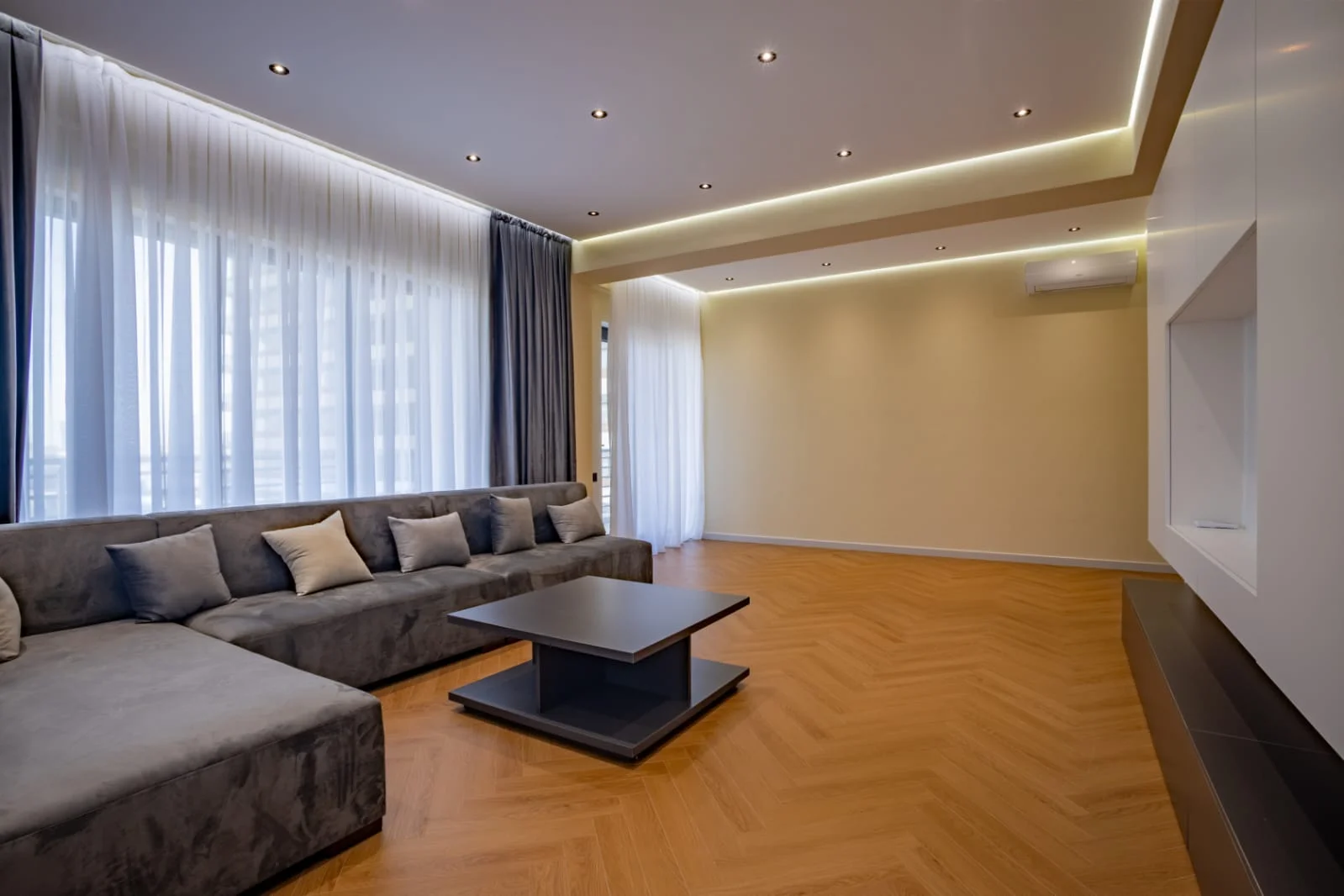 Kirayə 3 otaqlı Mənzil 160 m² Xətai r.