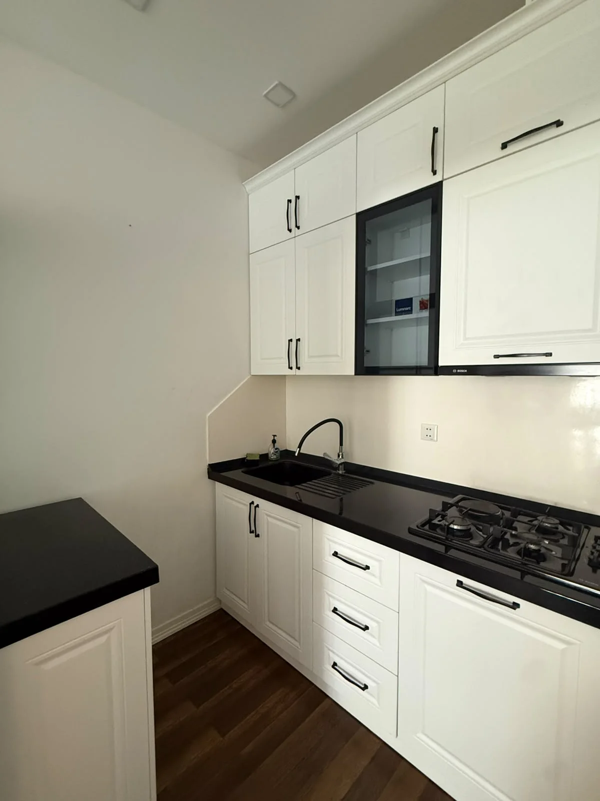 Kirayə 3 otaqlı Mənzil 97 m² Xətai r.