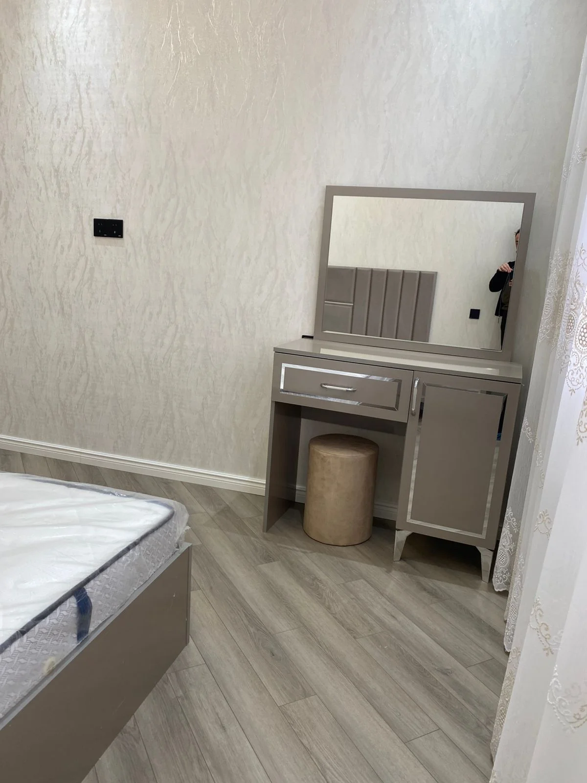 Kirayə 3 otaqlı Mənzil 140 m² Xətai r.