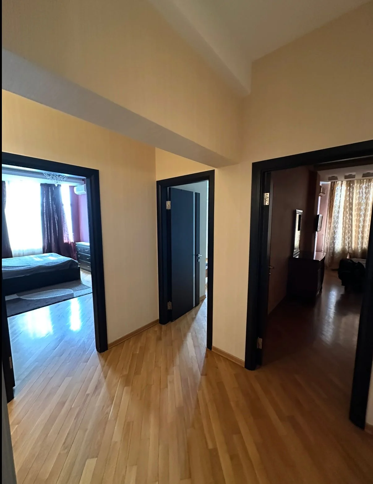 Kirayə 4 otaqlı Mənzil 200 m² Nəsimi r.