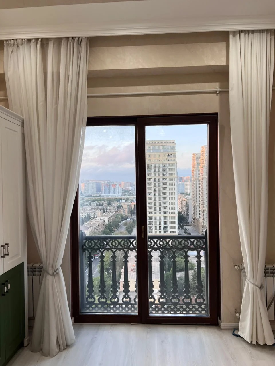 Kirayə 4 otaqlı Mənzil 180 m² Yasamal r.