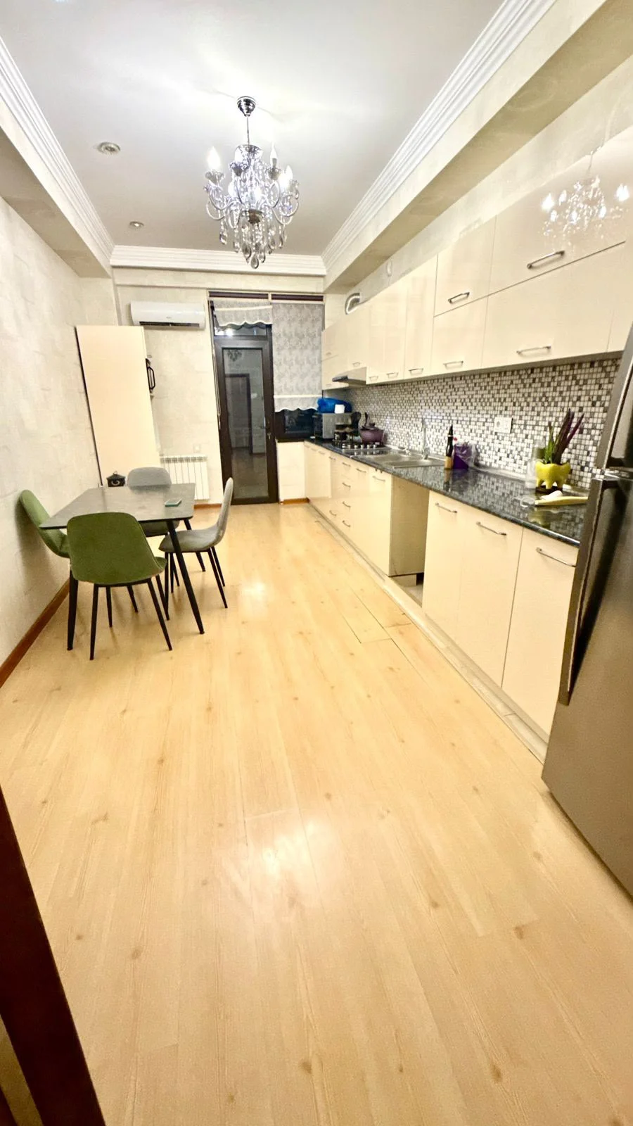 Kirayə 3 otaqlı Mənzil 185 m² Nəsimi r.