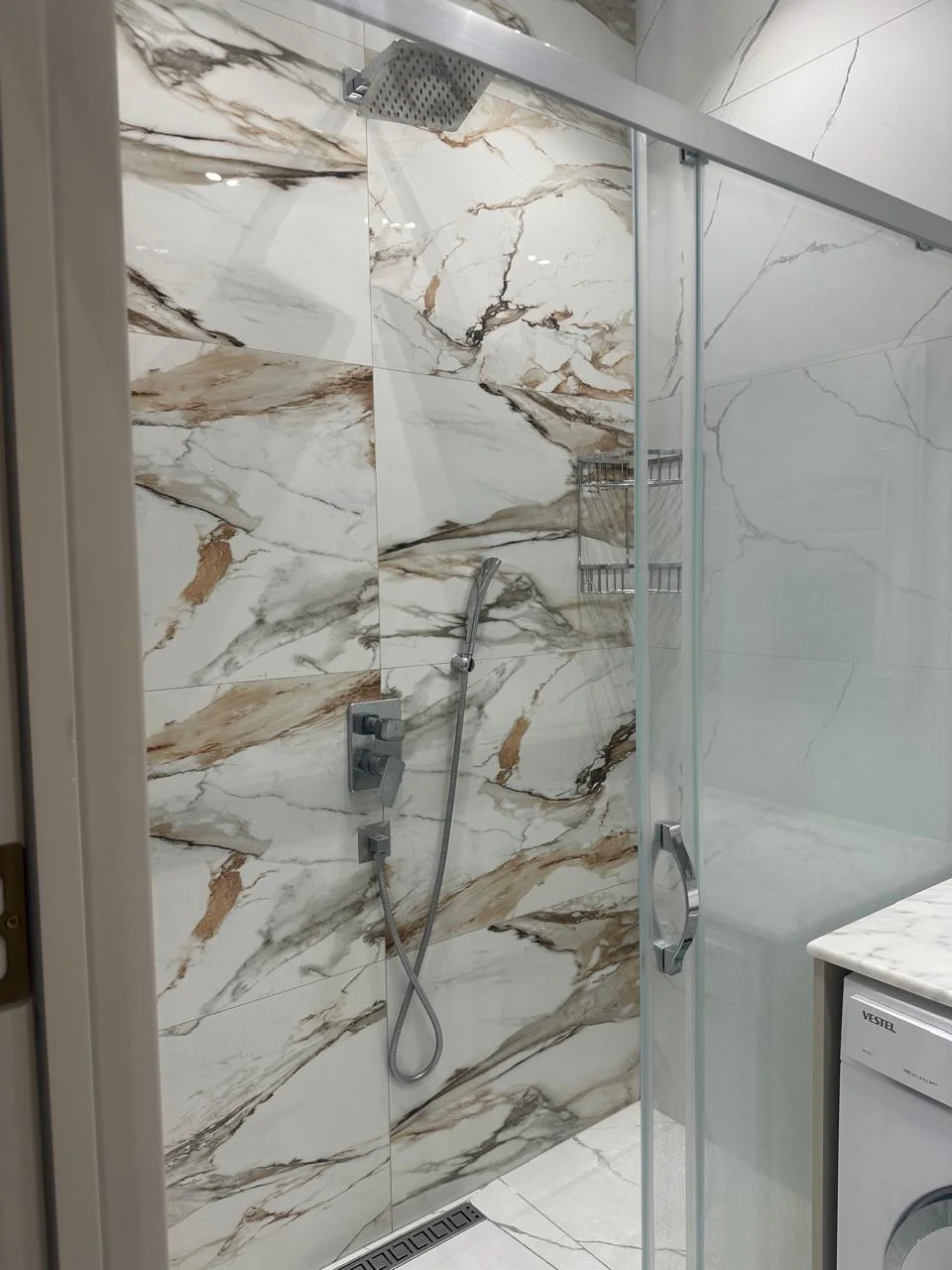 Kirayə 2 otaqlı Mənzil 75 m² Xətai r.