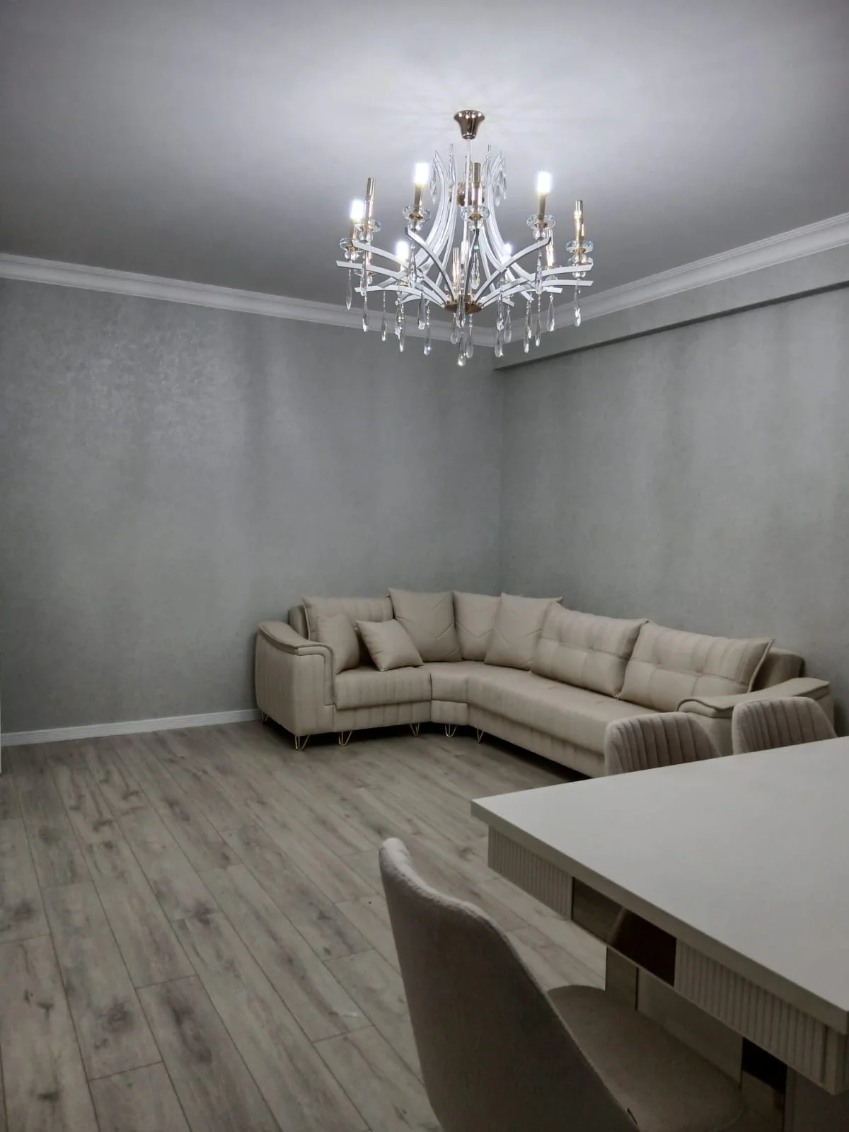 Kirayə 3 otaqlı Mənzil 155 m² Nərimanov r. Gənclik m. – şəkil 1