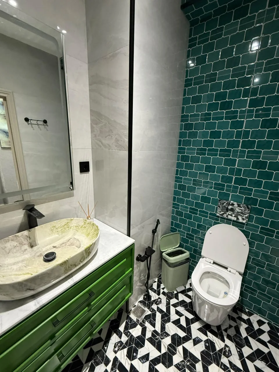 Kirayə 2 otaqlı Mənzil 70 m² Xətai r.