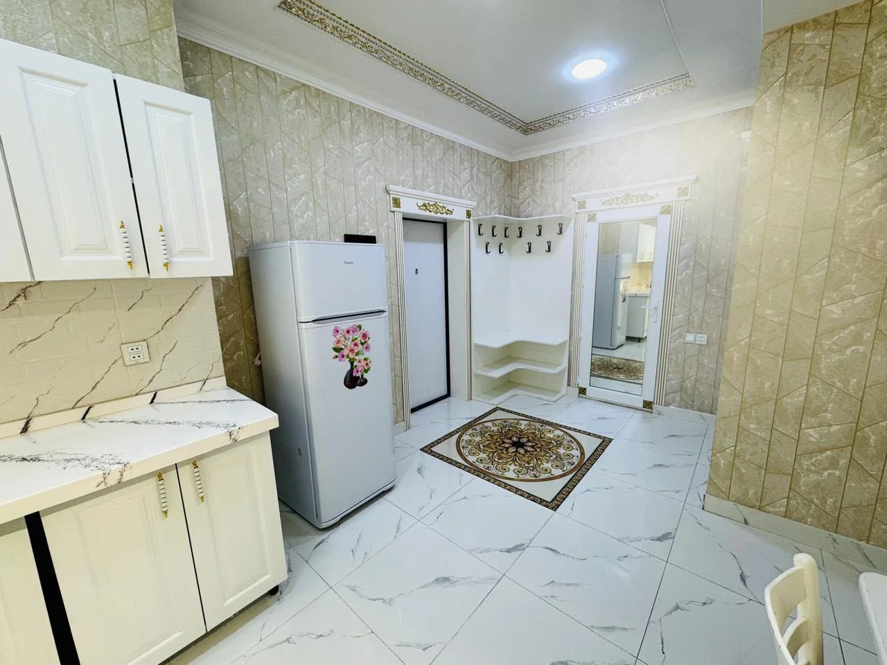 Kirayə 2 otaqlı Mənzil 100 m² Nəsimi r.