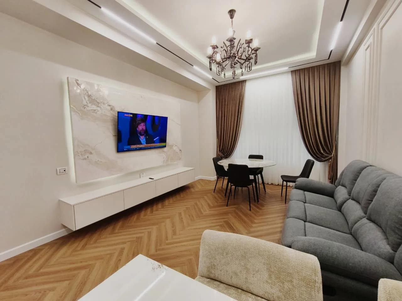 Kirayə 3 otaqlı Mənzil 110 m² Xətai r.