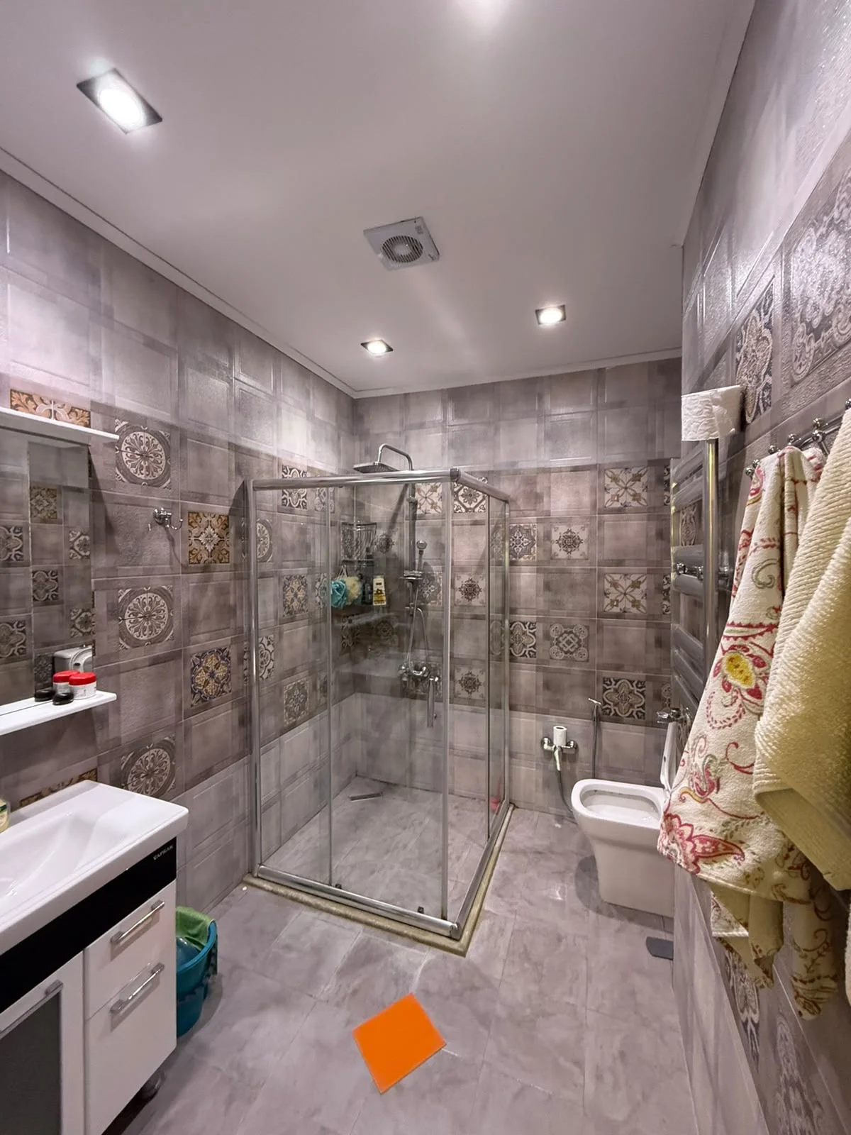 Kirayə 4 otaqlı Mənzil 155 m² Səbail r.