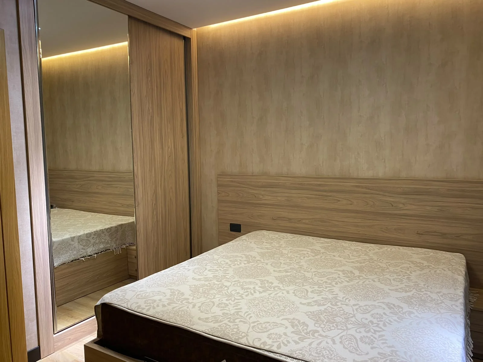 Kirayə 2 otaqlı Mənzil 106 m² Yasamal r.
