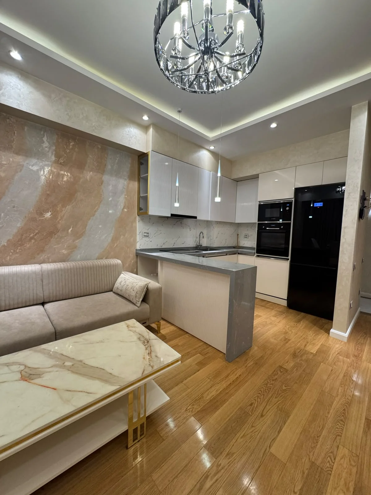 ZİRVƏ YAŞAYIŞ KOMPLEKSİ