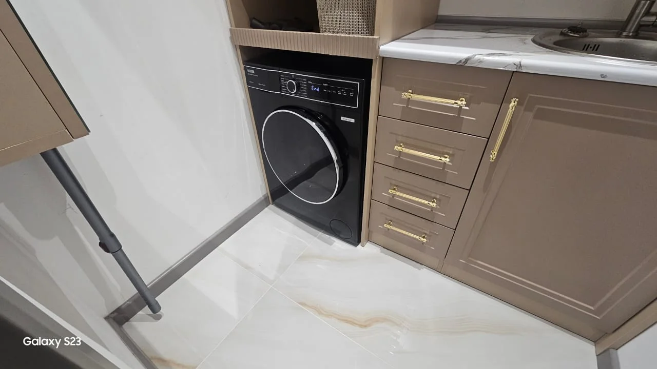 Kirayə 3 otaqlı Mənzil 100 m² Xətai r.