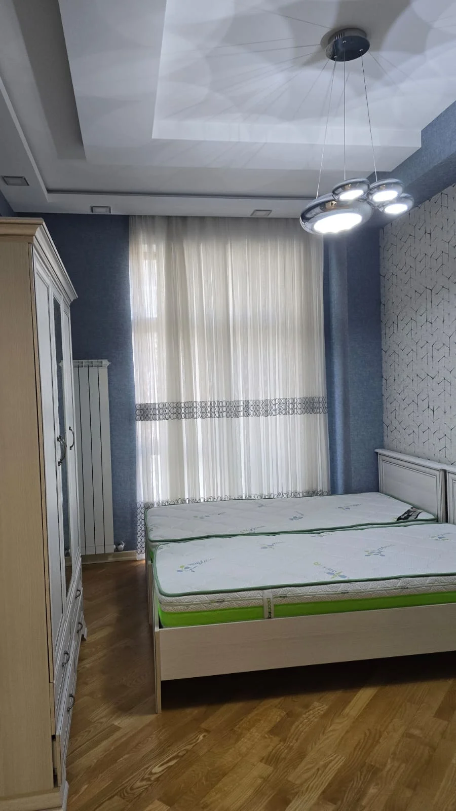 Kirayə 3 otaqlı Mənzil 132 m² Xətai r.