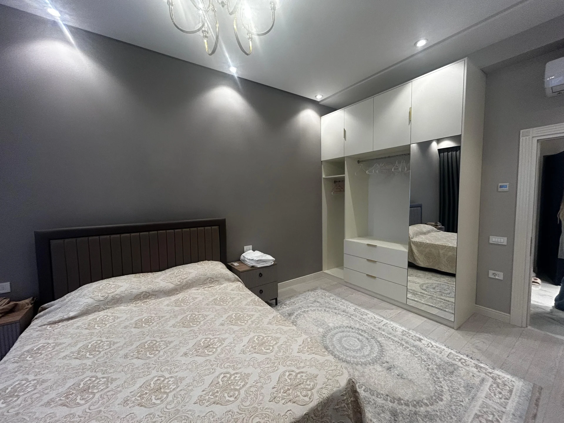 Kirayə 3 otaqlı Mənzil 110 m² Xətai r.