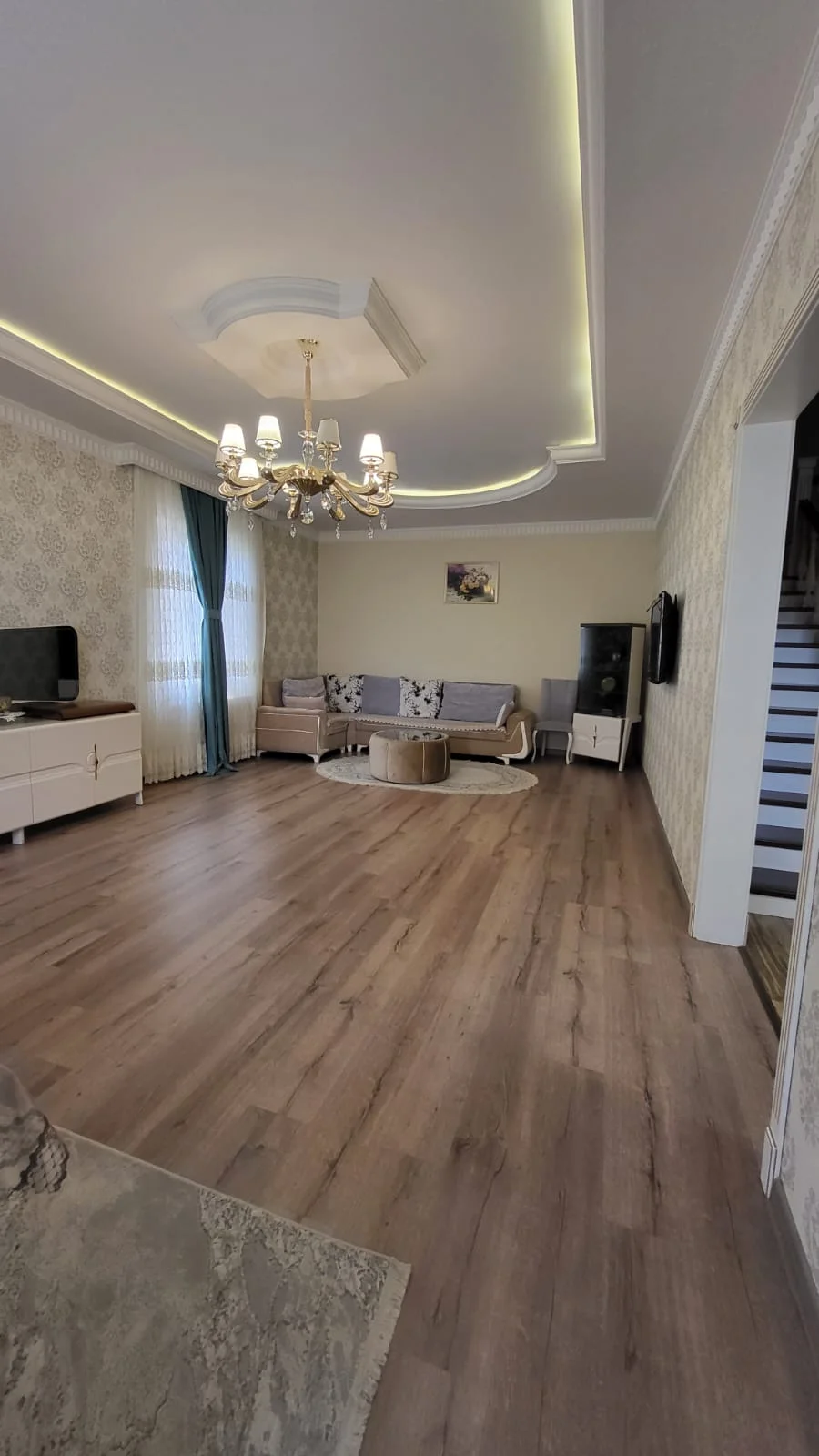 Kirayə 7 otaqlı Həyət evi / Bağ evi 260 m² Səbail r.