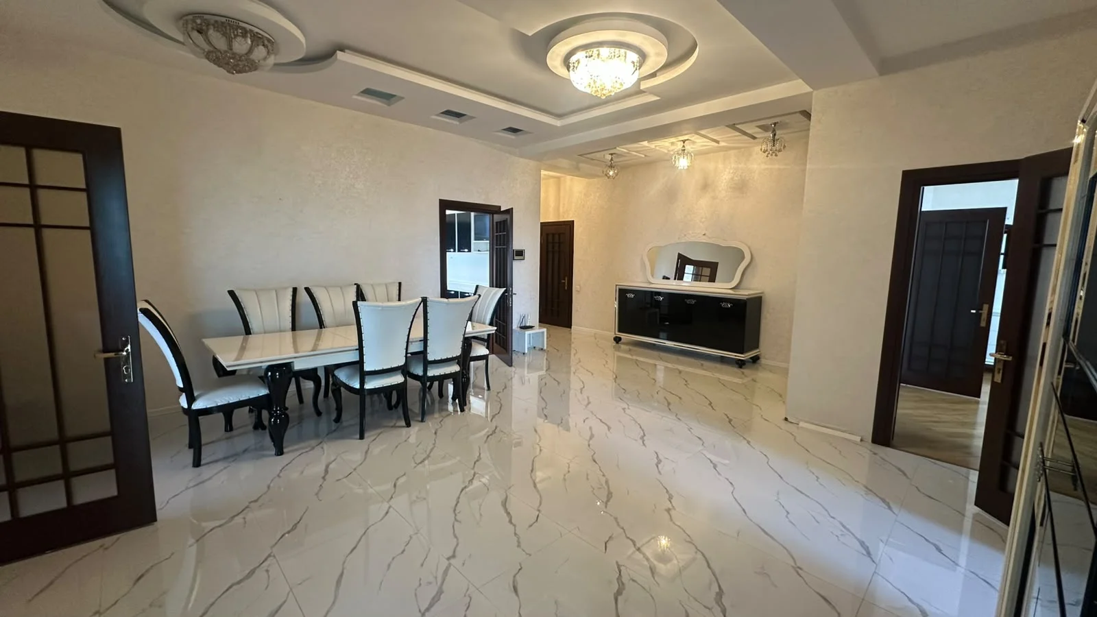 Kirayə 4 otaqlı Mənzil 235 m² Nəsimi r. – şəkil 3