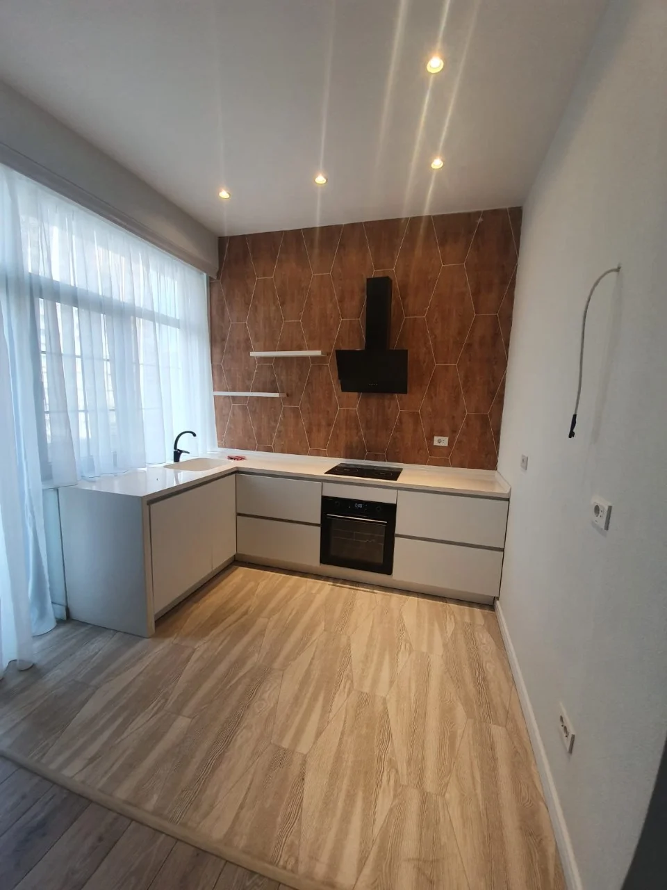 Kirayə 3 otaqlı Mənzil 110 m² Yasamal r. Elmlər Akademiyası m. – şəkil 9
