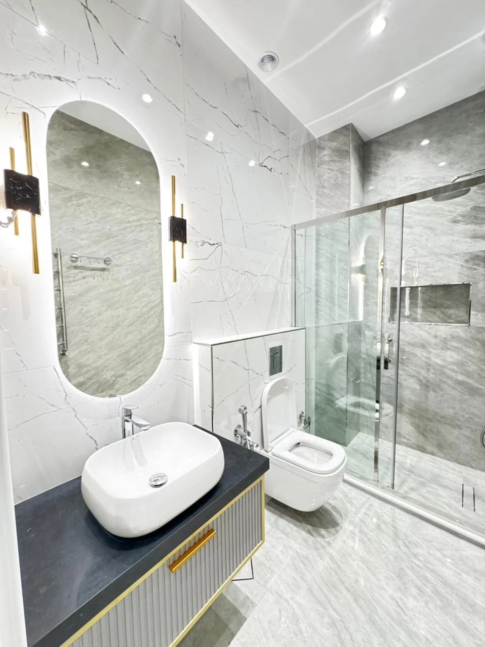 Kirayə 3 otaqlı Mənzil 120 m² Xətai r.