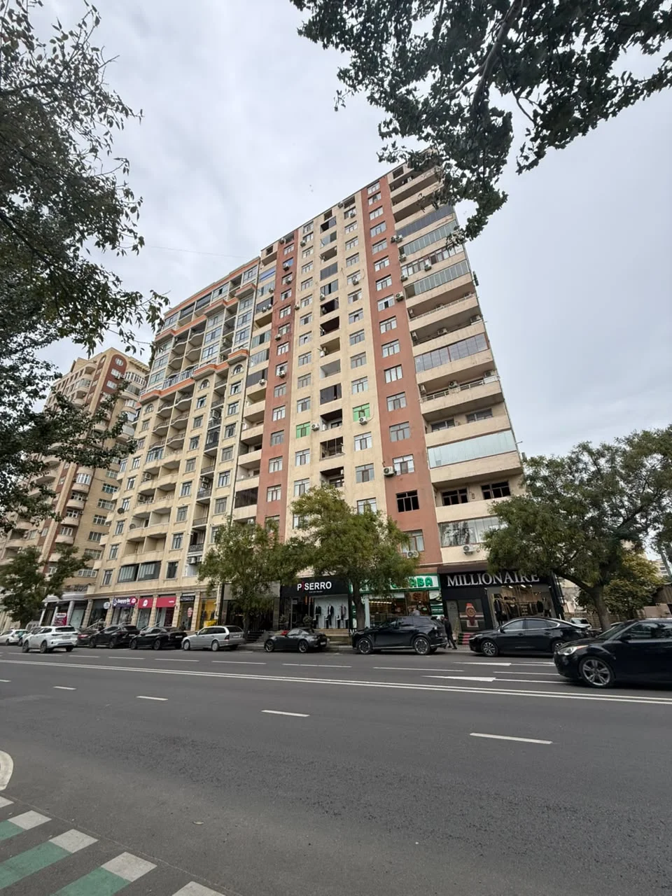 Satılır 3 otaqlı Mənzil 150 m² Yasamal r. – şəkil 1