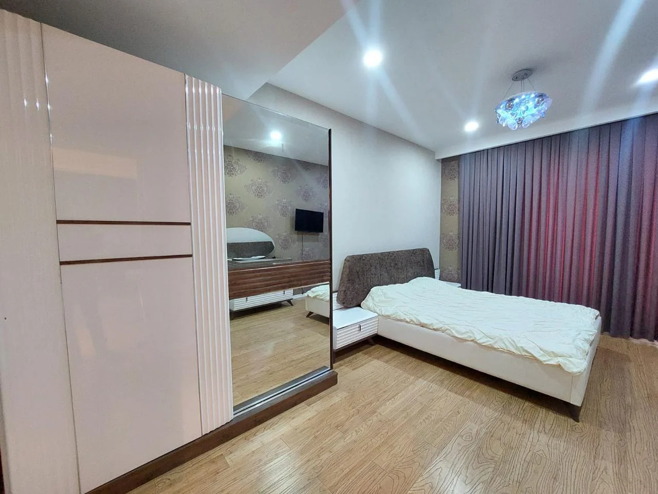 Kirayə 2 otaqlı Mənzil 85 m² Nəsimi r.