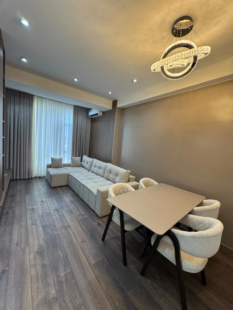 Kirayə 3 otaqlı Mənzil 110 m² Nərimanov r.