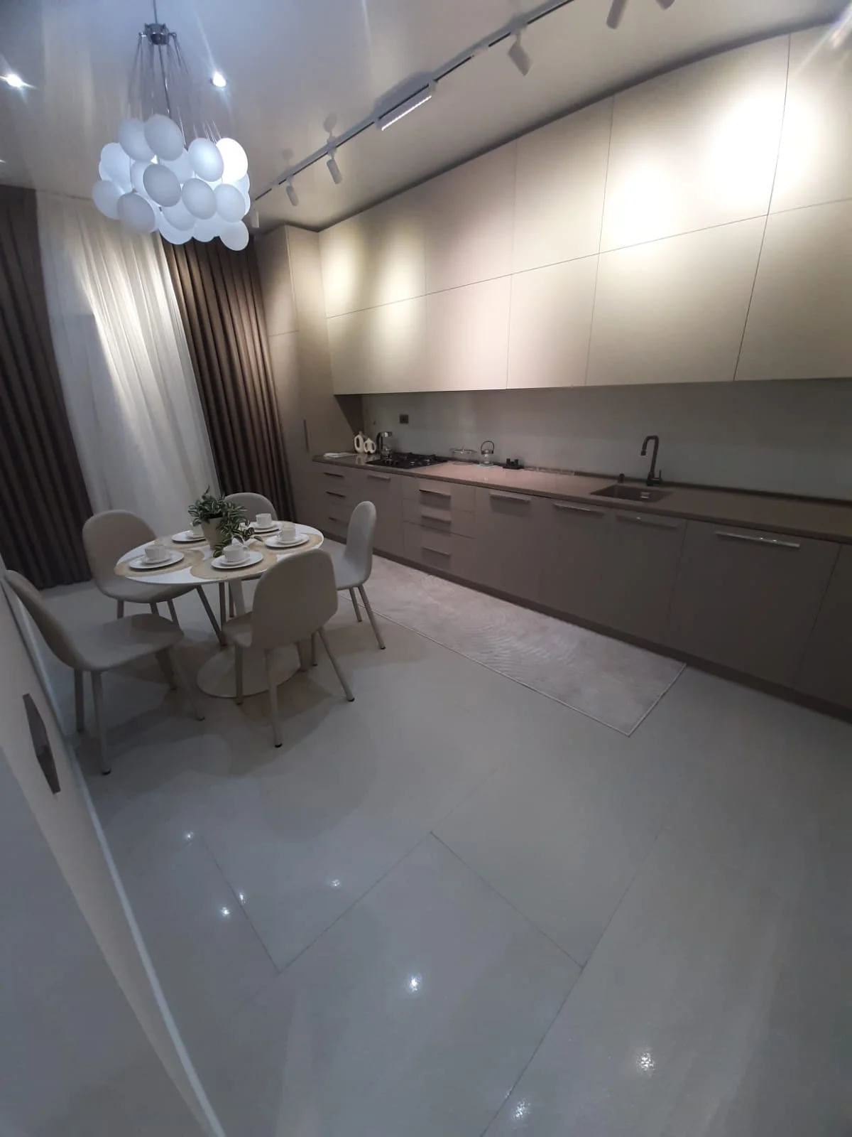 Kirayə 4 otaqlı Mənzil 200 m² Bakı – şəkil 5