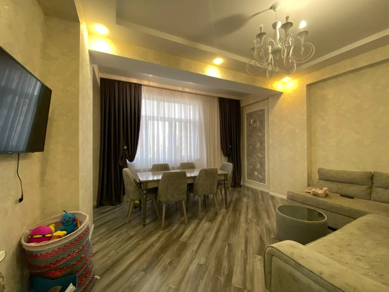 Kirayə 3 otaqlı Mənzil 77 m² Nizami r.