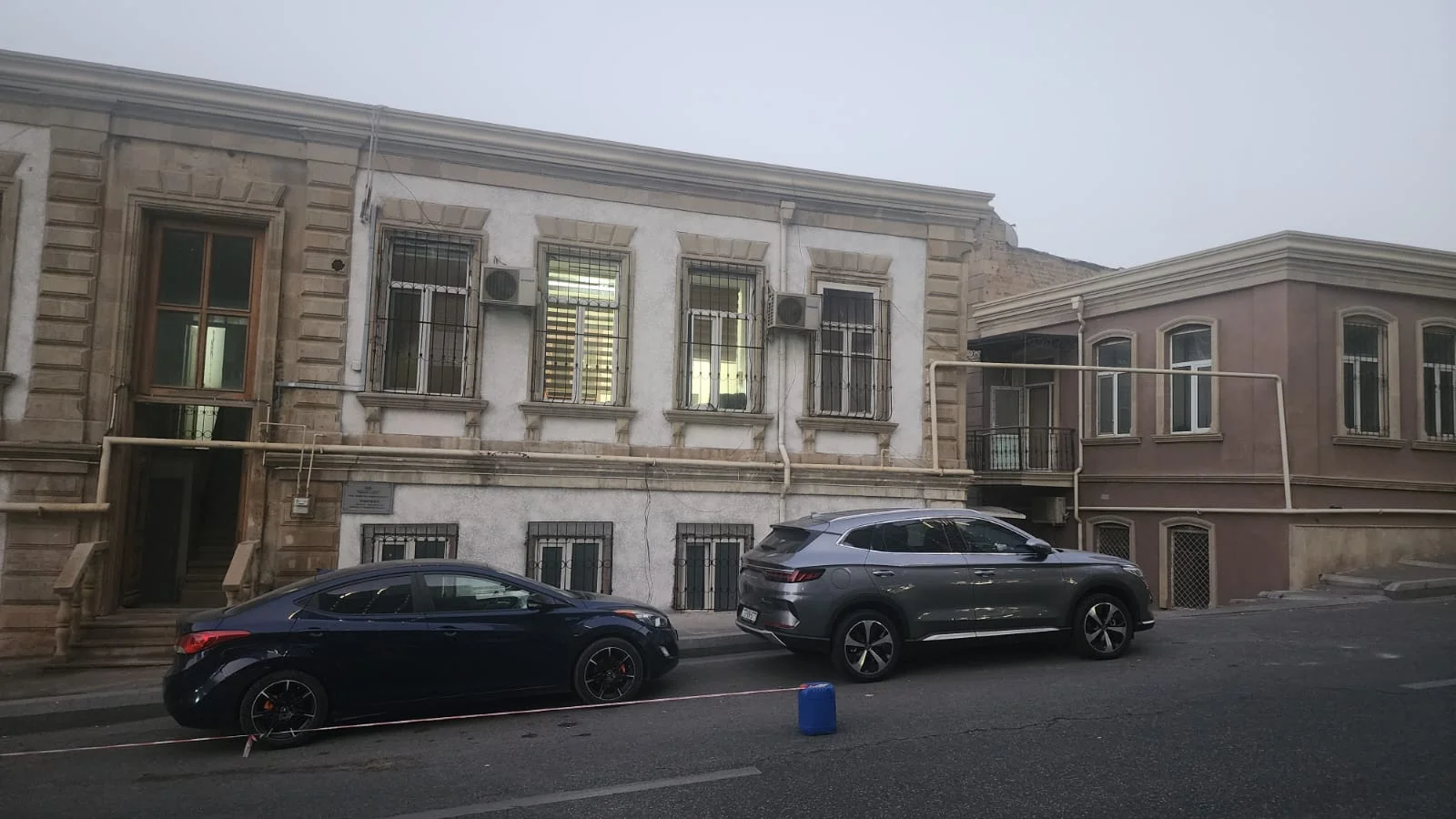 Kirayə 3 otaqlı Mənzil 72 m² Səbail r. İçərişəhər m. – şəkil 2