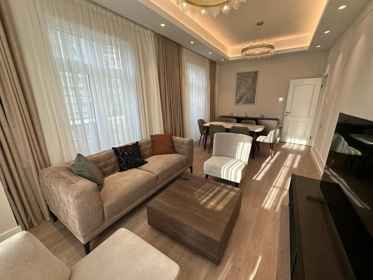 Kirayə 3 otaqlı Mənzil 111 m² Xətai r.